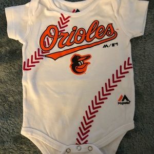 Baltimore Orioles Majestic 3-Pack Bodysuits 3-6mos